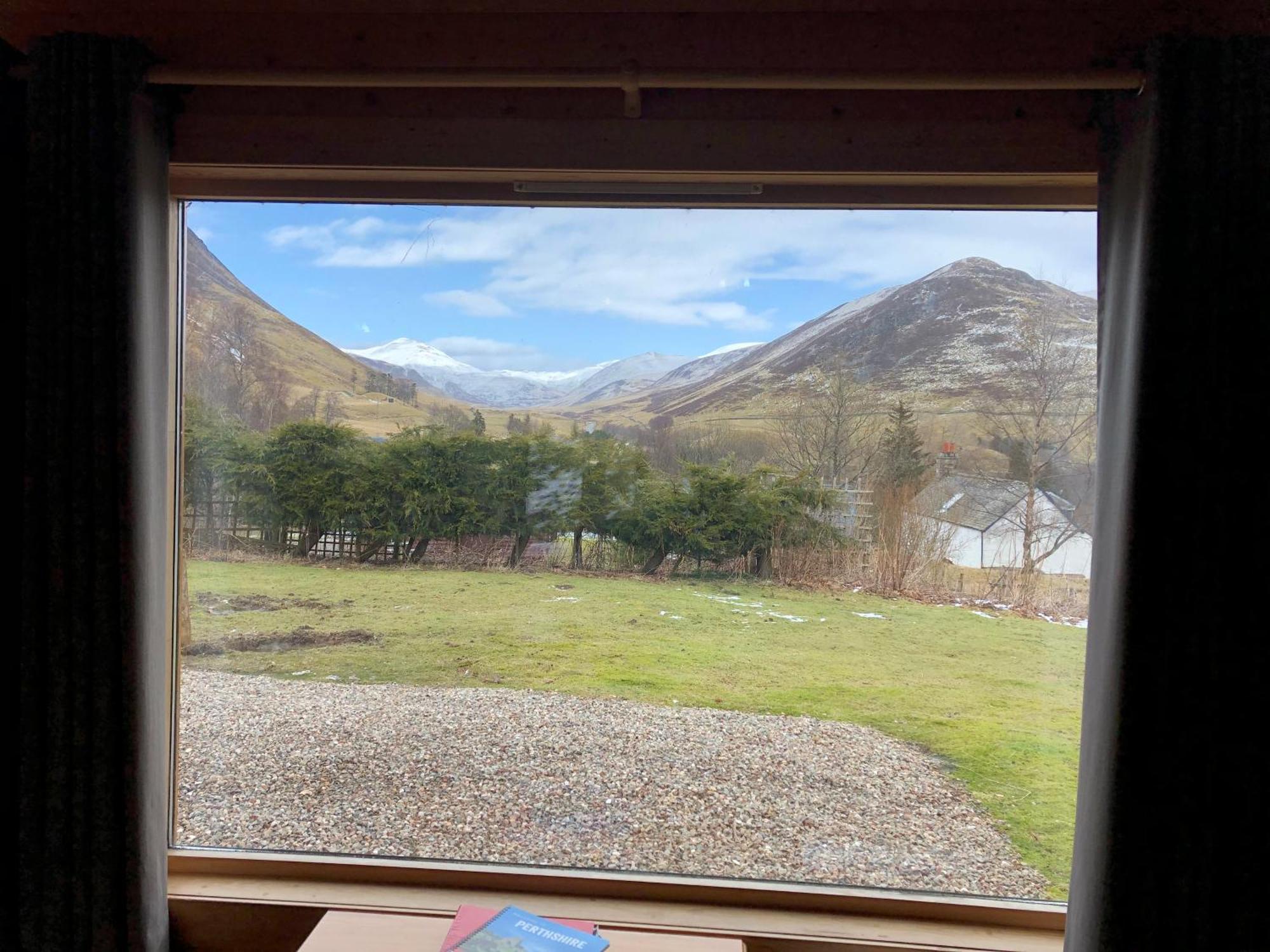 Glenbeag Mountain Lodges Spittal of Glenshee Room photo