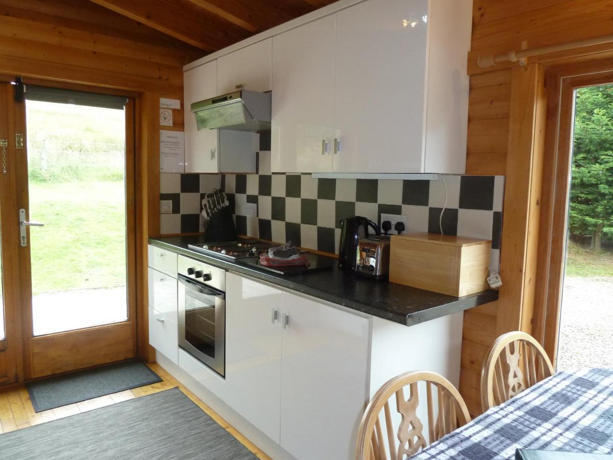 Glenbeag Mountain Lodges Spittal of Glenshee Exterior photo