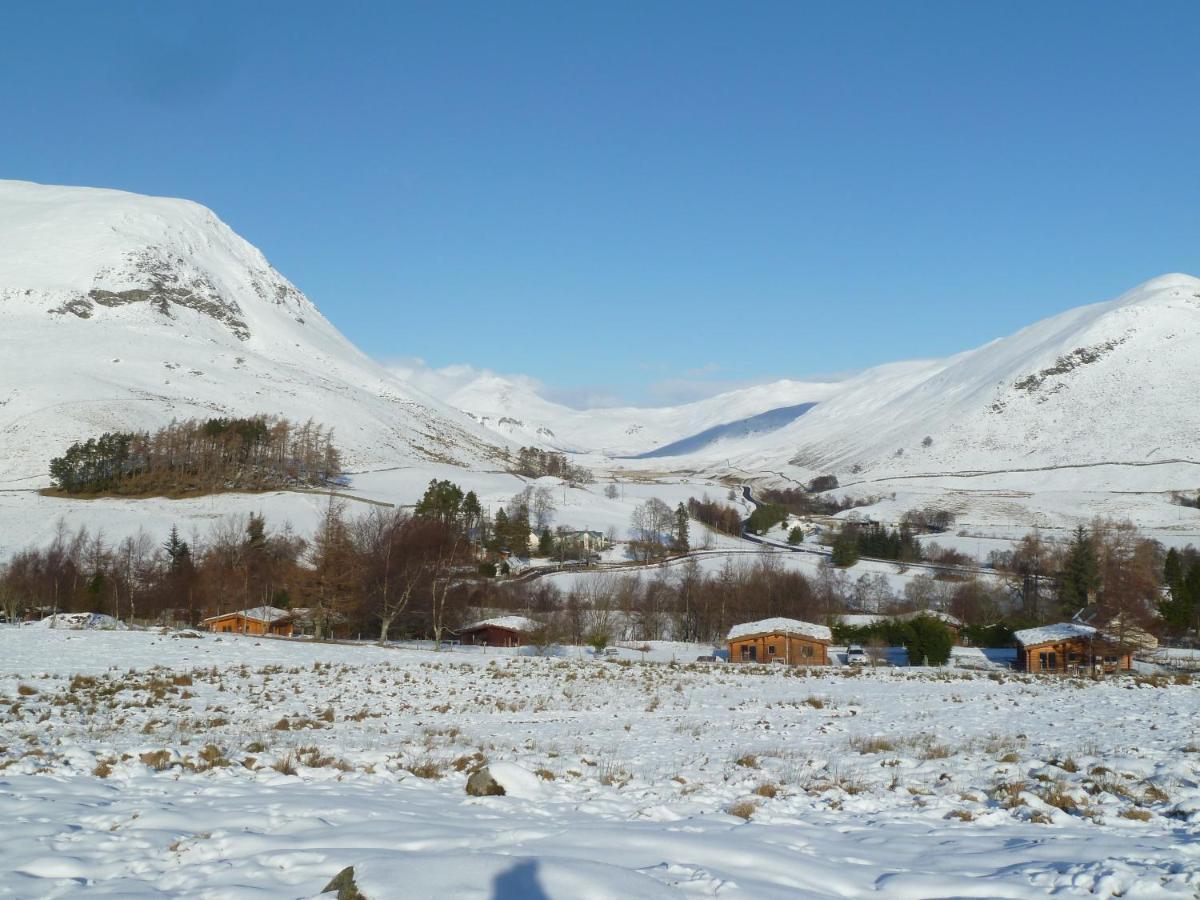 Glenbeag Mountain Lodges Spittal of Glenshee Exterior photo