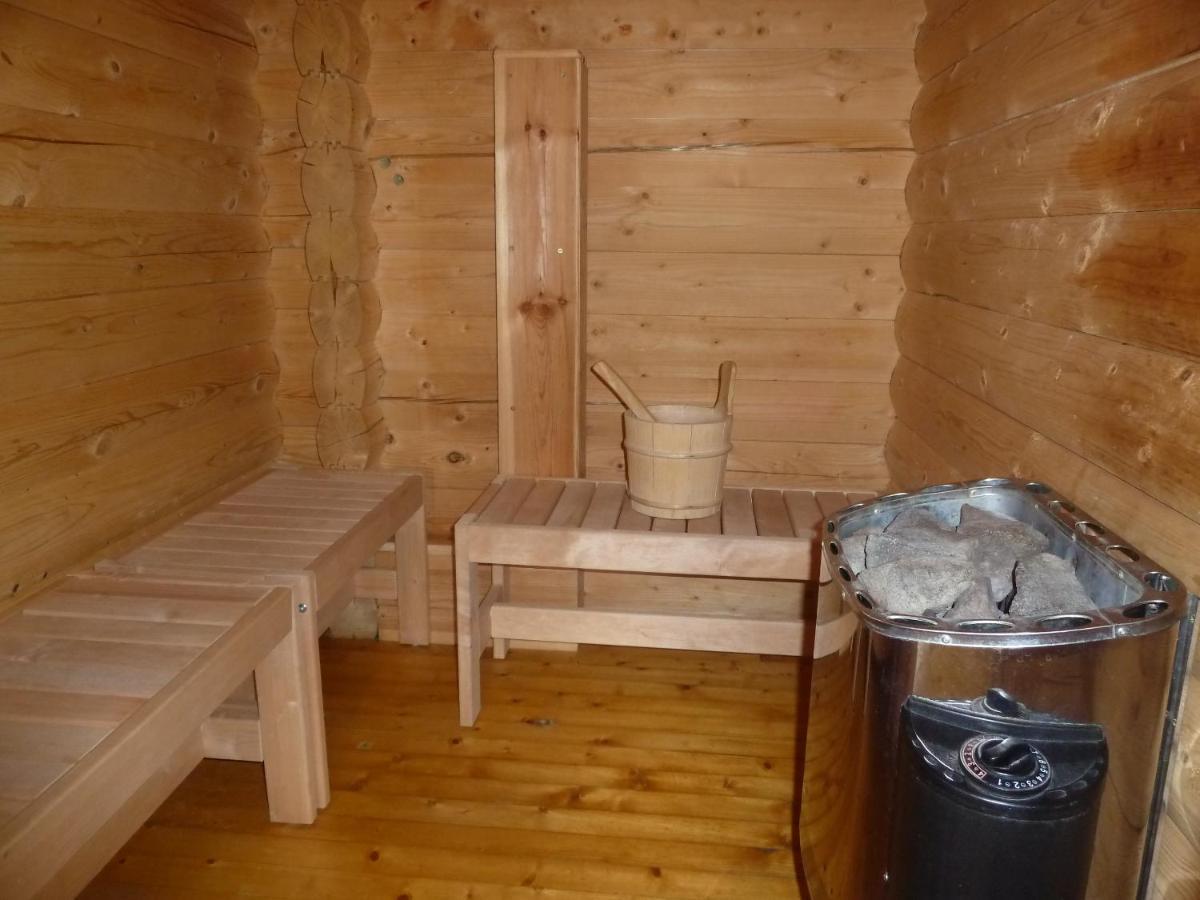 Glenbeag Mountain Lodges Spittal of Glenshee Exterior photo